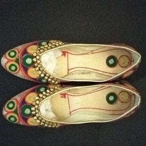 Jutti/indian footware